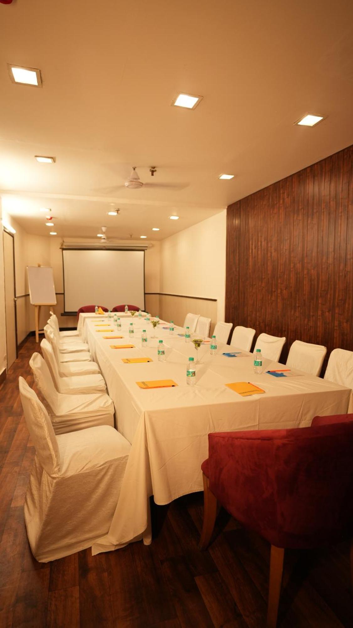 Hotel Africa Avenue - Greater Kailash 1 Új-Delhi Kültér fotó