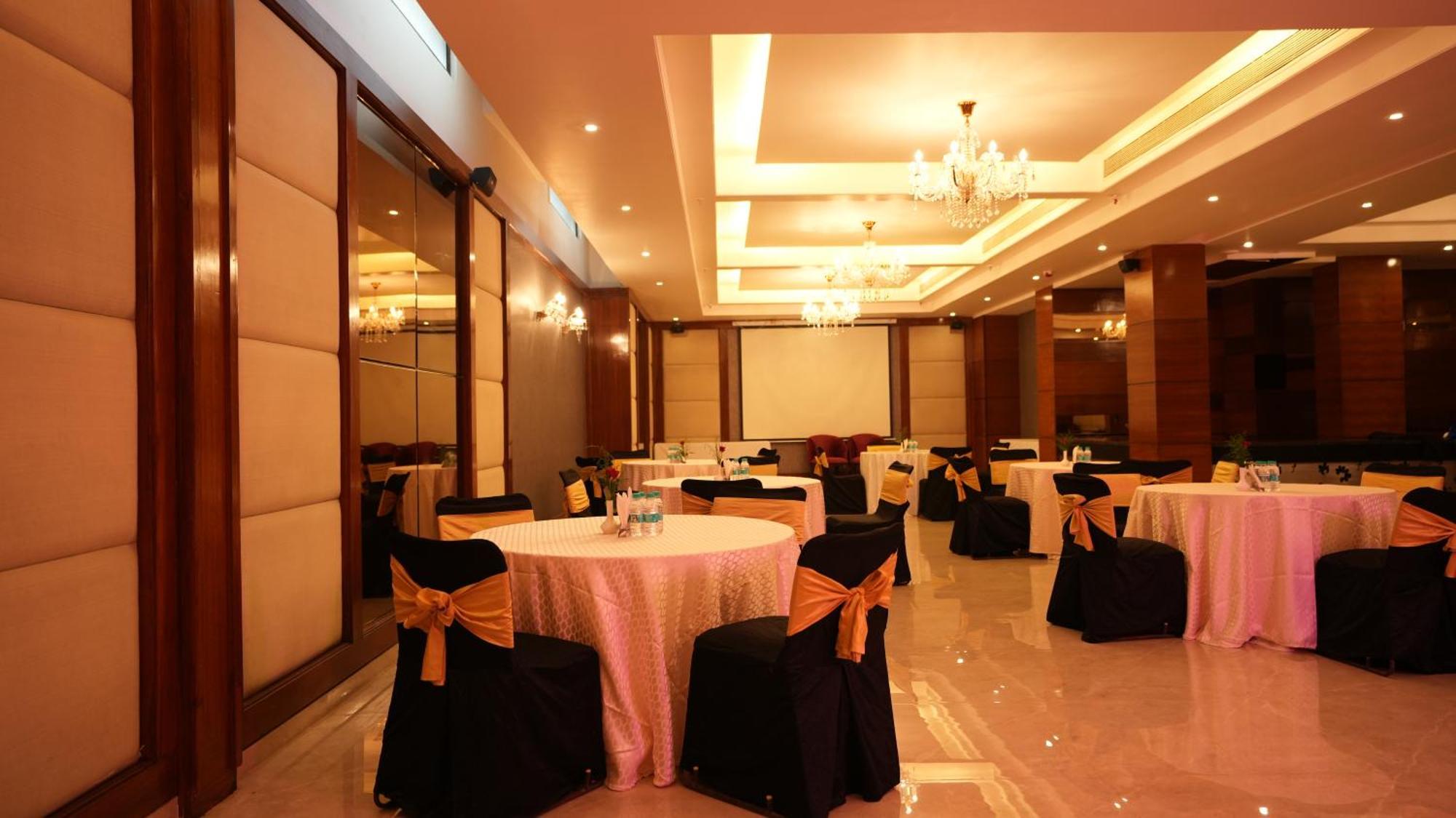 Hotel Africa Avenue - Greater Kailash 1 Új-Delhi Kültér fotó