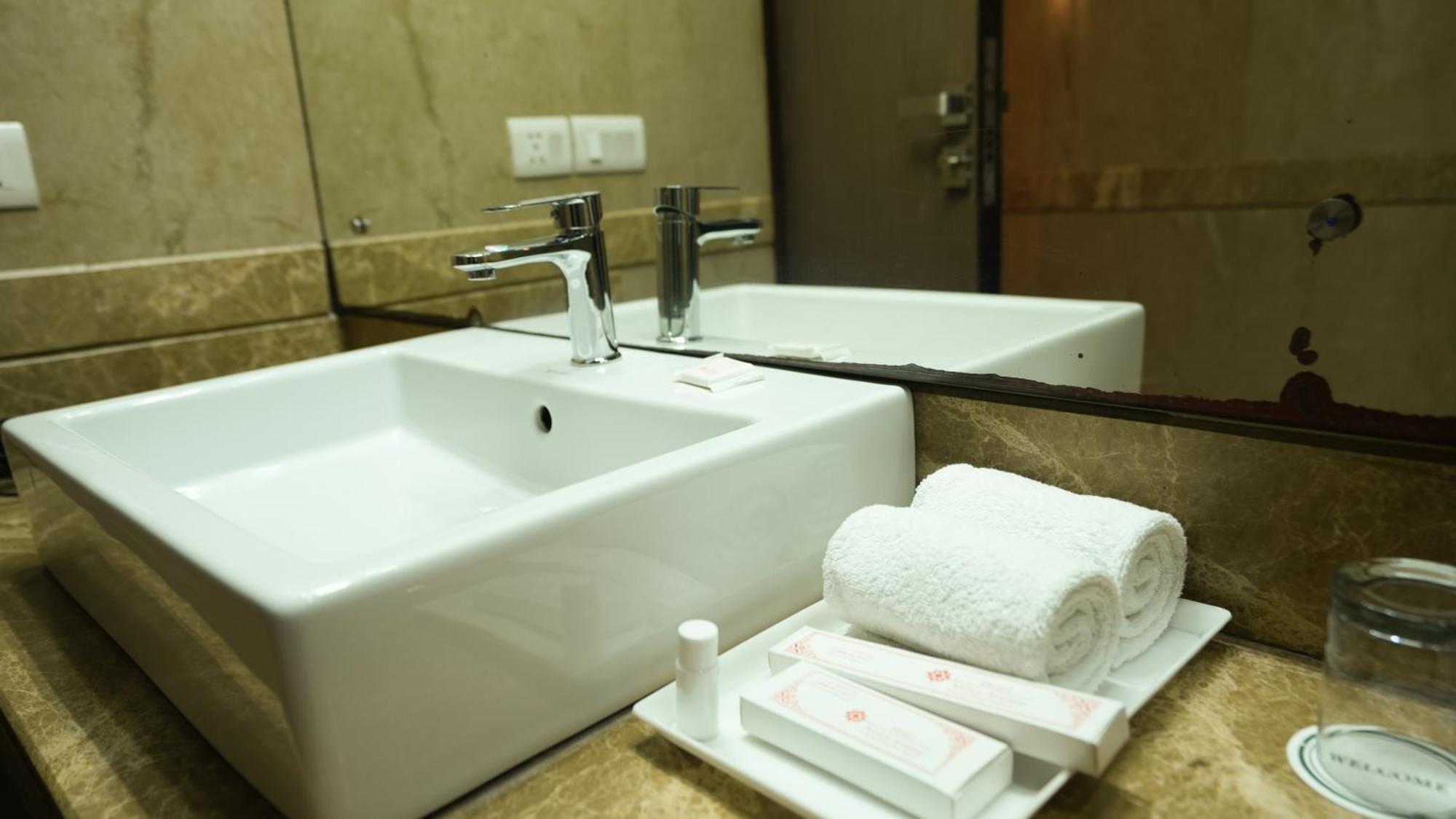 Hotel Africa Avenue - Greater Kailash 1 Új-Delhi Kültér fotó